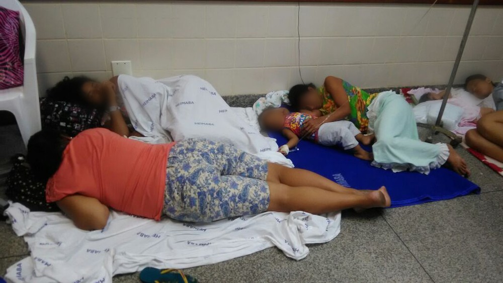 Hospital tem crianças internadas no chão e em leitos improvisados no ES